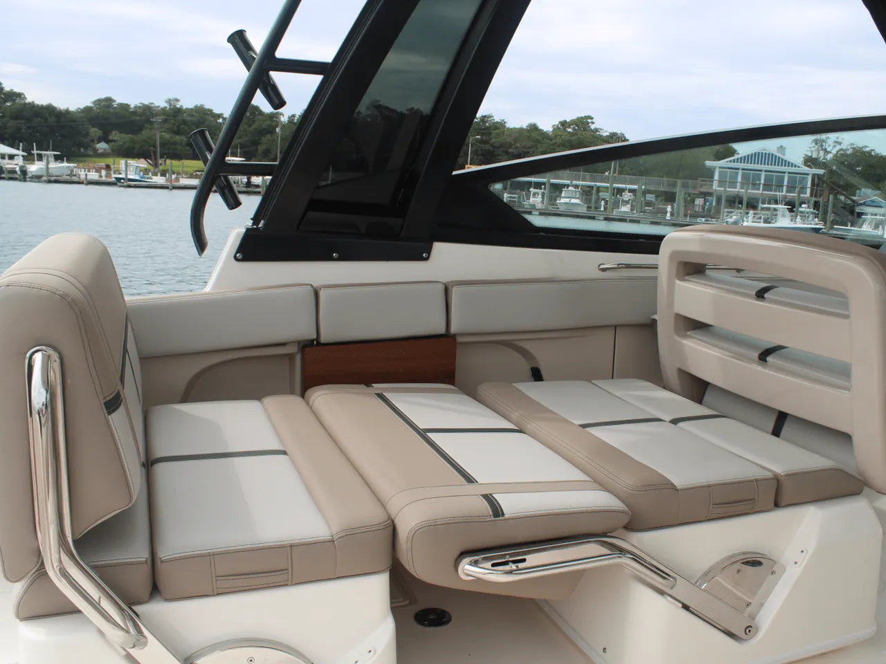 2026 Boston Whaler 330 Vantage 33.0 feet, Clearwater, Florida #31