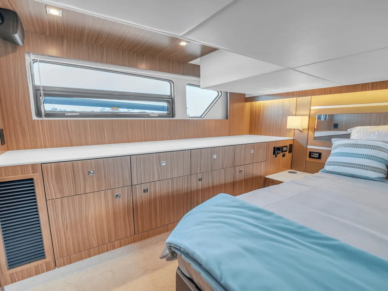 2025 Cruisers Yachts 46 Cantius 46.0 feet, Clearwater, Florida #40