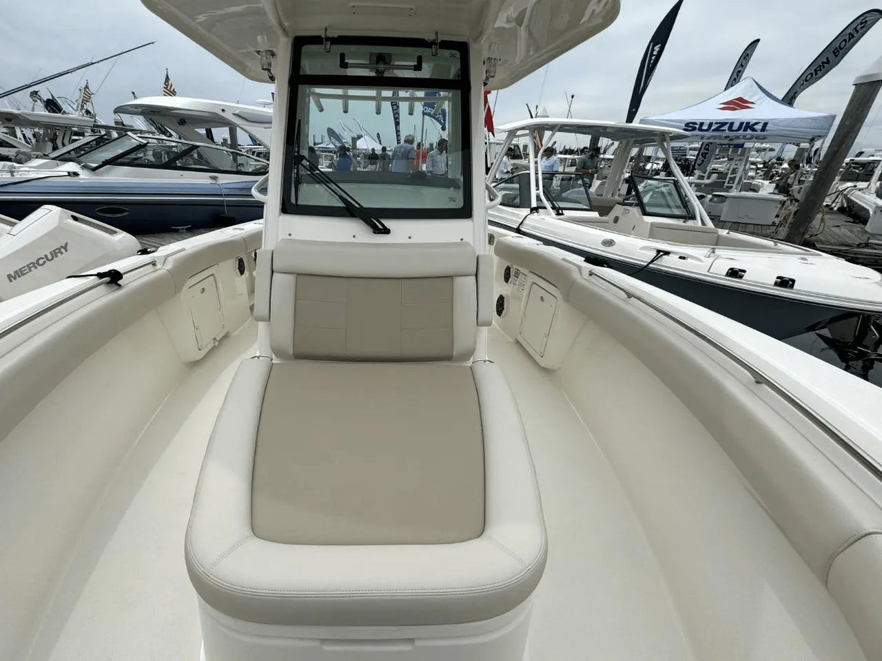 2025 Boston Whaler 280 Outrage 28.0 feet, Clearwater, Florida #29