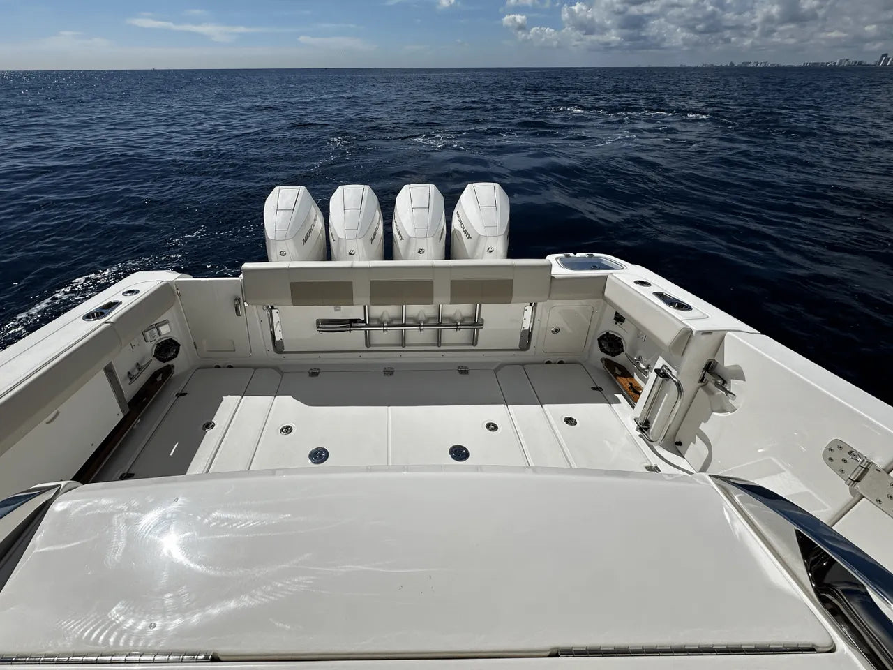 2026 Boston Whaler 420 Outrage 42.0 feet, Clearwater, Florida #18