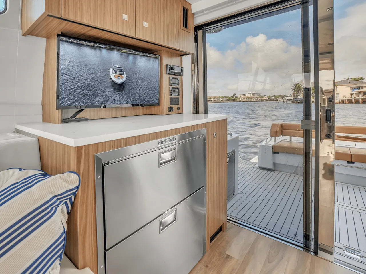 2025 Cruisers Yachts 46 Cantius 46.0 feet, Clearwater, Florida #27