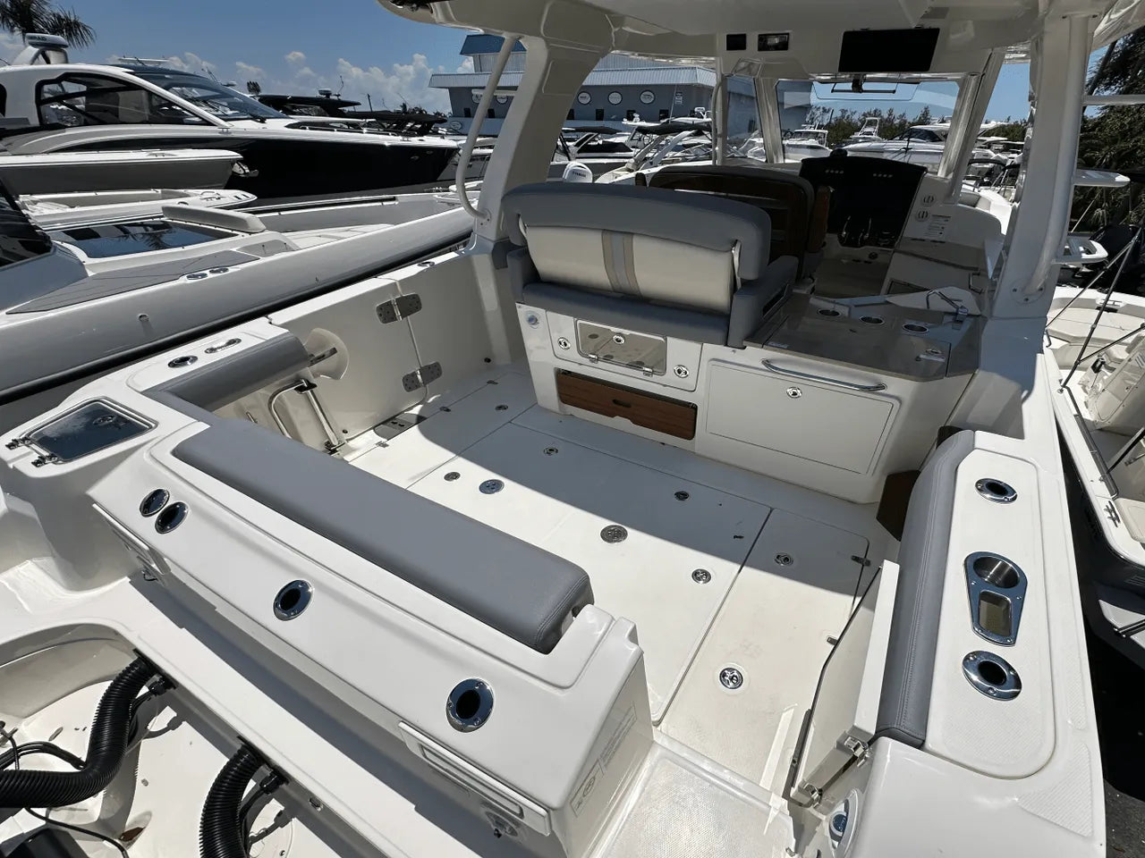 2025 Boston Whaler 350 Realm 35.0 feet, Clearwater, Florida #6