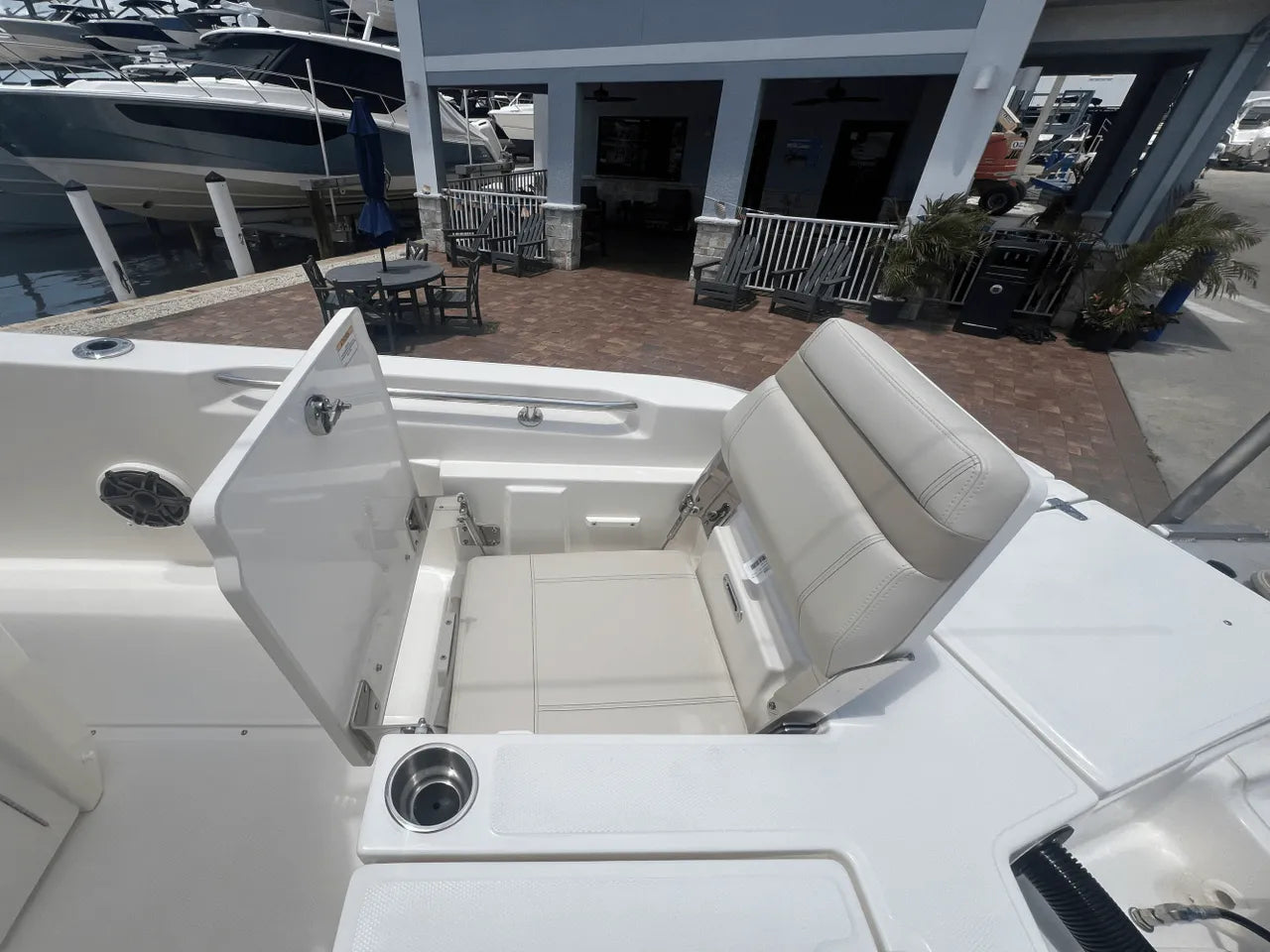 2025 Boston Whaler 250 Dauntless 25.0 feet, Clearwater, Florida #24