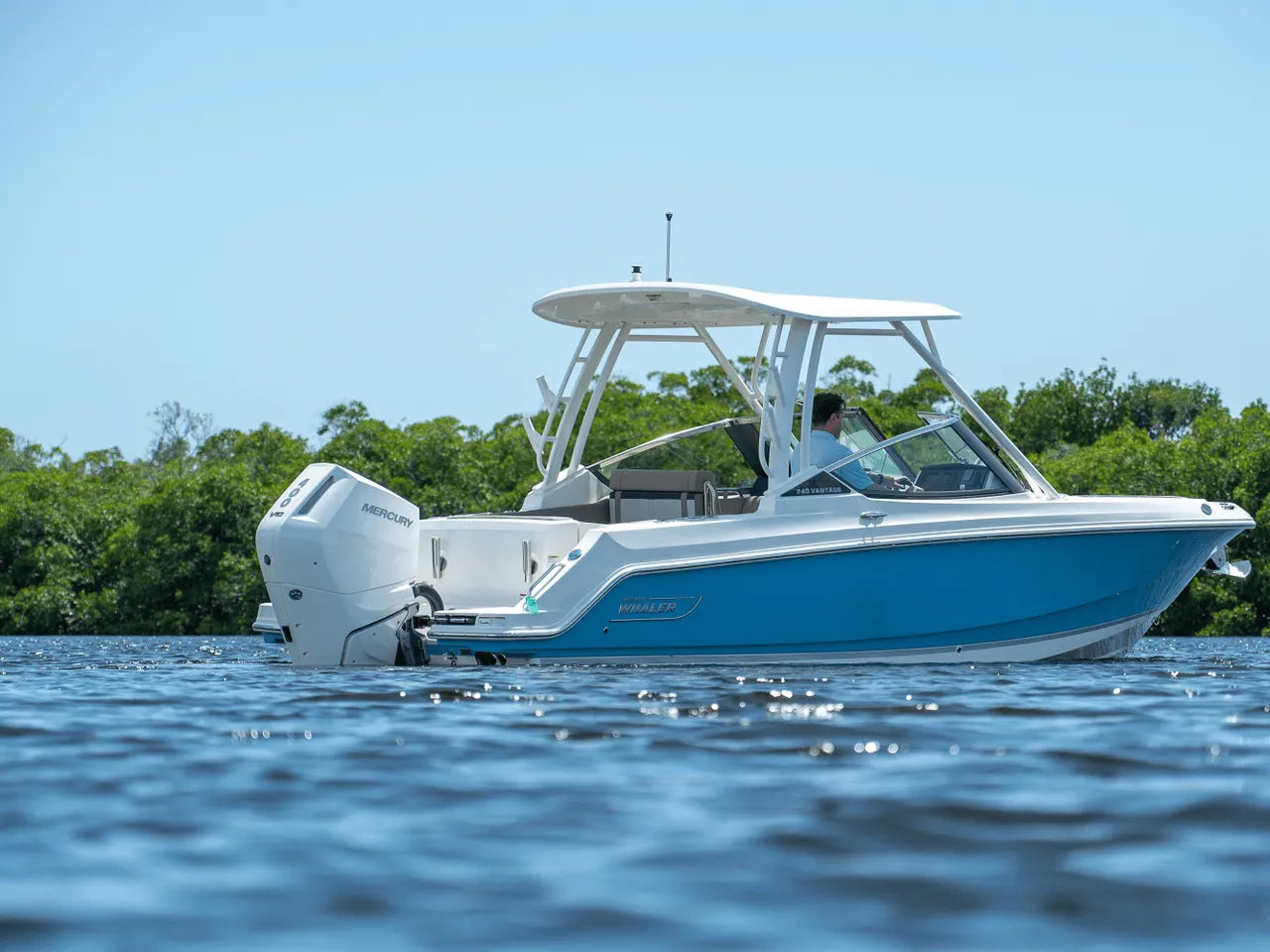 2025 Boston Whaler 240 Vantage 24.0 feet, Clearwater, Florida #4