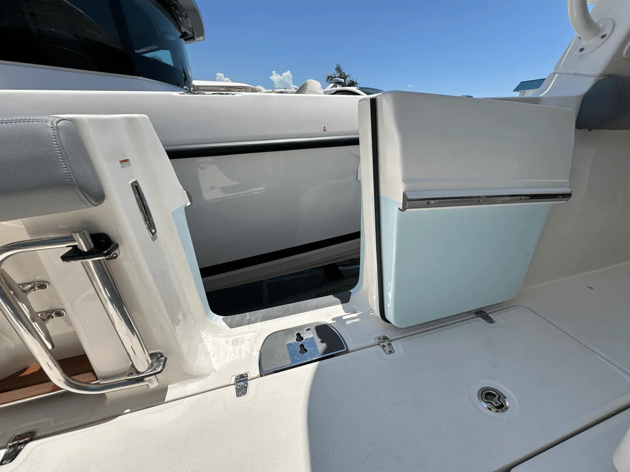 2025 Boston Whaler 350 Realm 35.0 feet, Clearwater, Florida #11