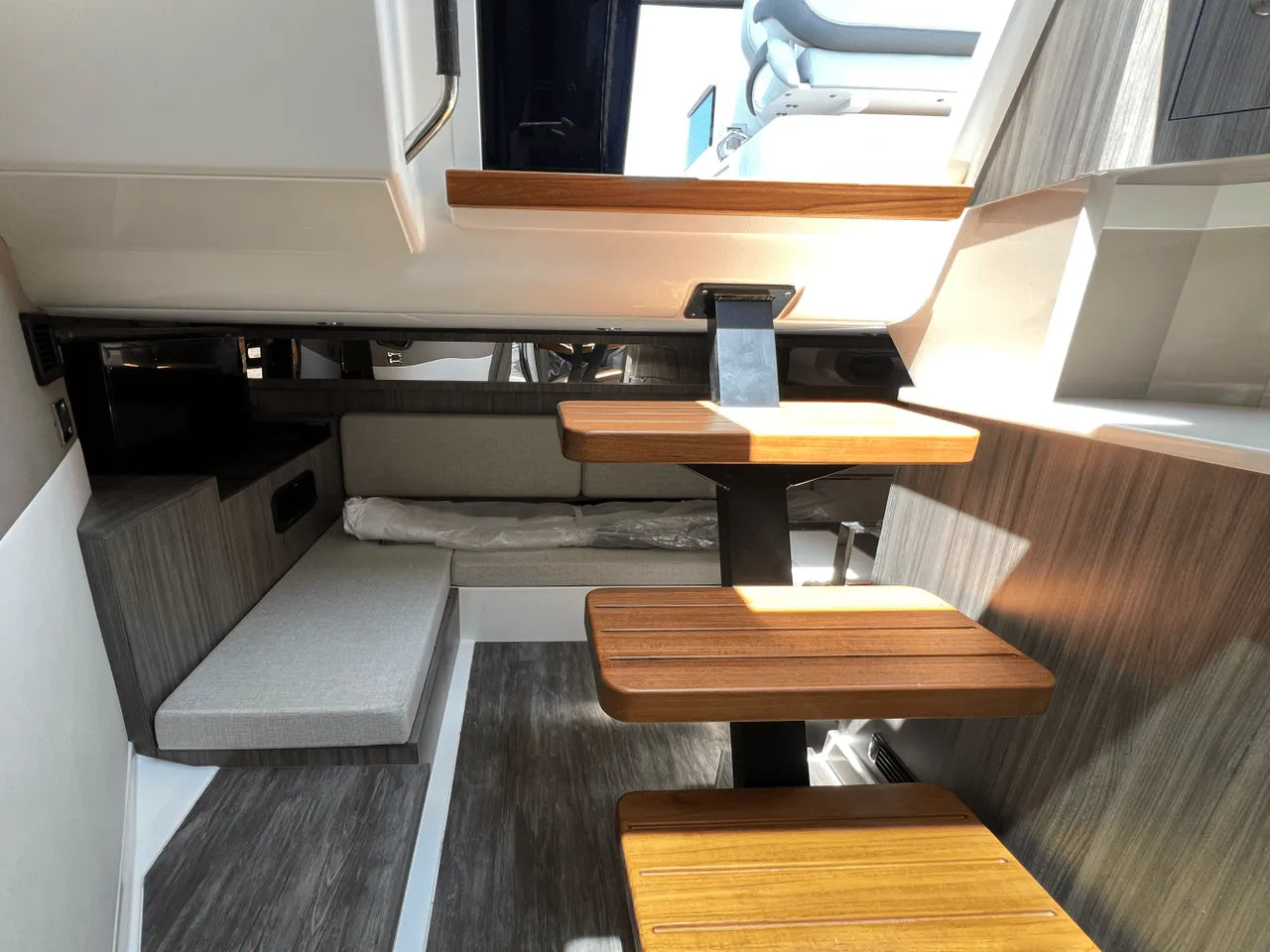 2025 Sea Ray Sundancer 370 Outboard 37.0 feet, Clearwater, Florida #45
