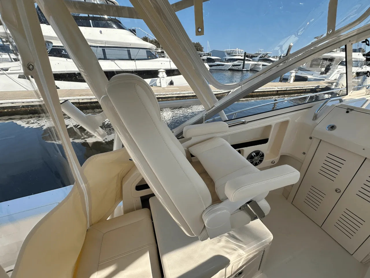 2025 Grady-White Marlin 300 30.0 feet, Clearwater, Florida #9