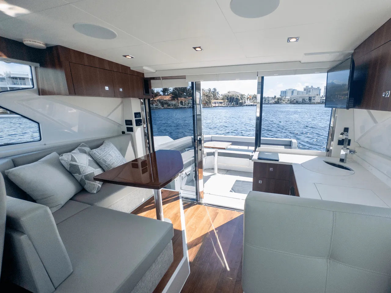 2024 Cruisers Yachts 42 Cantius 42.0 feet, Clearwater, Florida #36