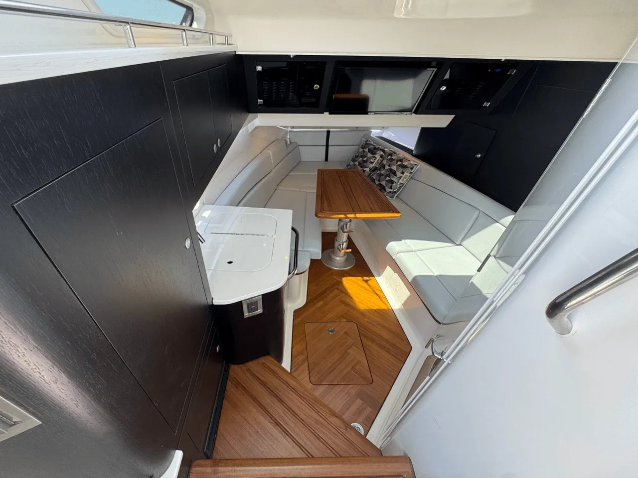 2025 Boston Whaler 380 Realm 38.0 feet, Clearwater, Florida #51