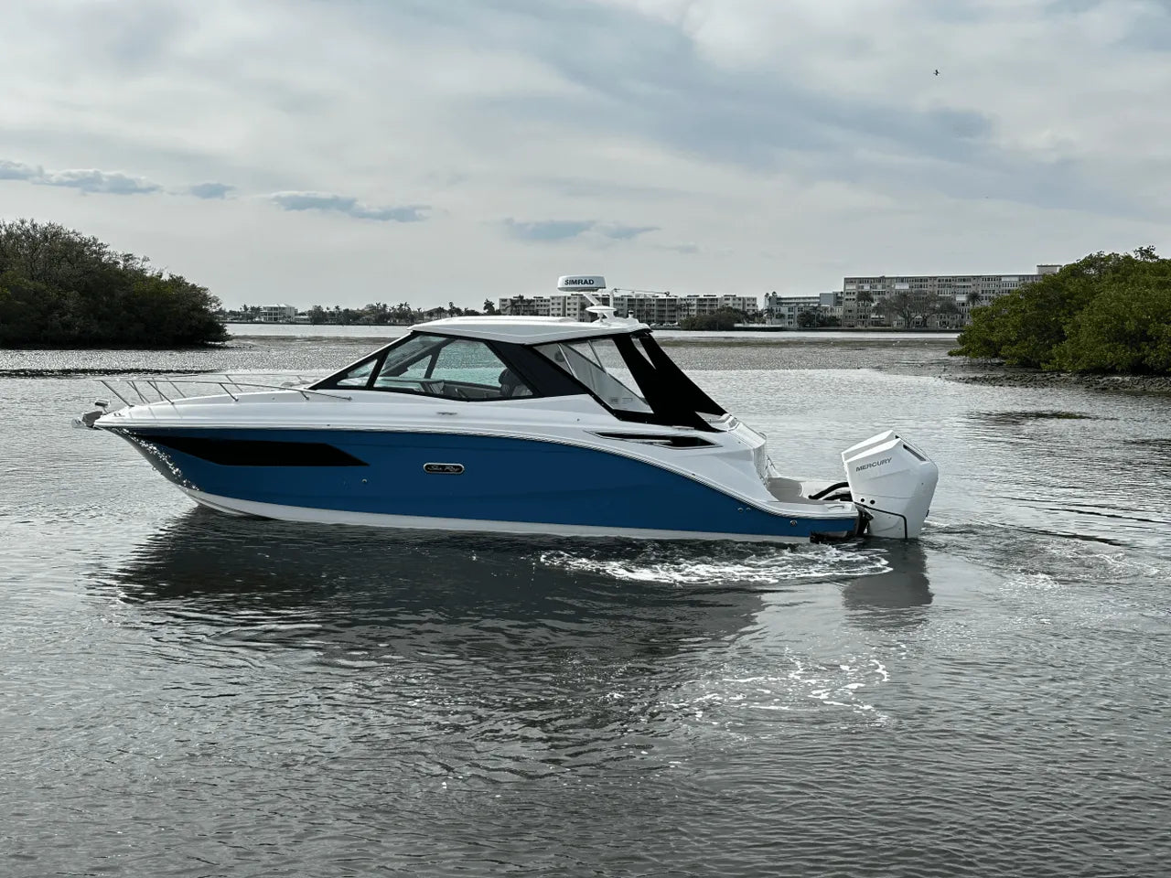 2025 Sea Ray Sundancer 320 Outboard 32.0 feet, Clearwater, Florida #2