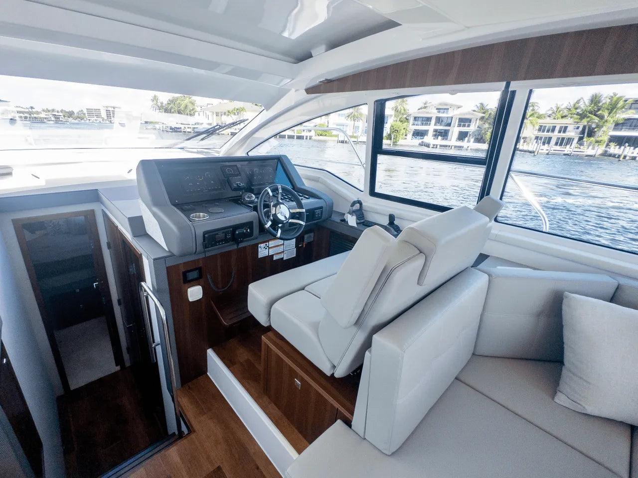 2024 Cruisers Yachts 42 Cantius 42.0 feet, Clearwater, Florida #45