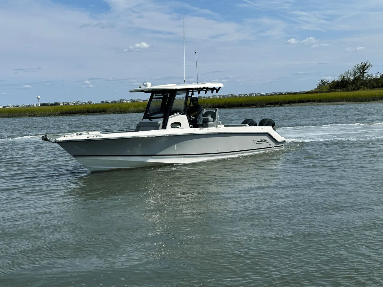 2025 Boston Whaler 250 Outrage 25.0 feet, Clearwater, Florida #2