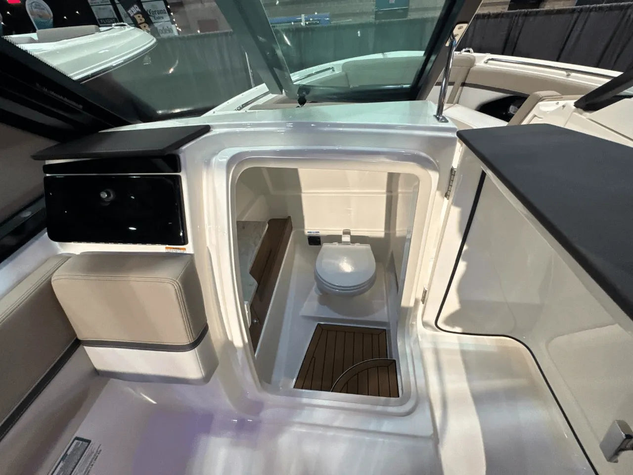 2025 Boston Whaler 280 Vantage 28.0 feet, Clearwater, Florida #20