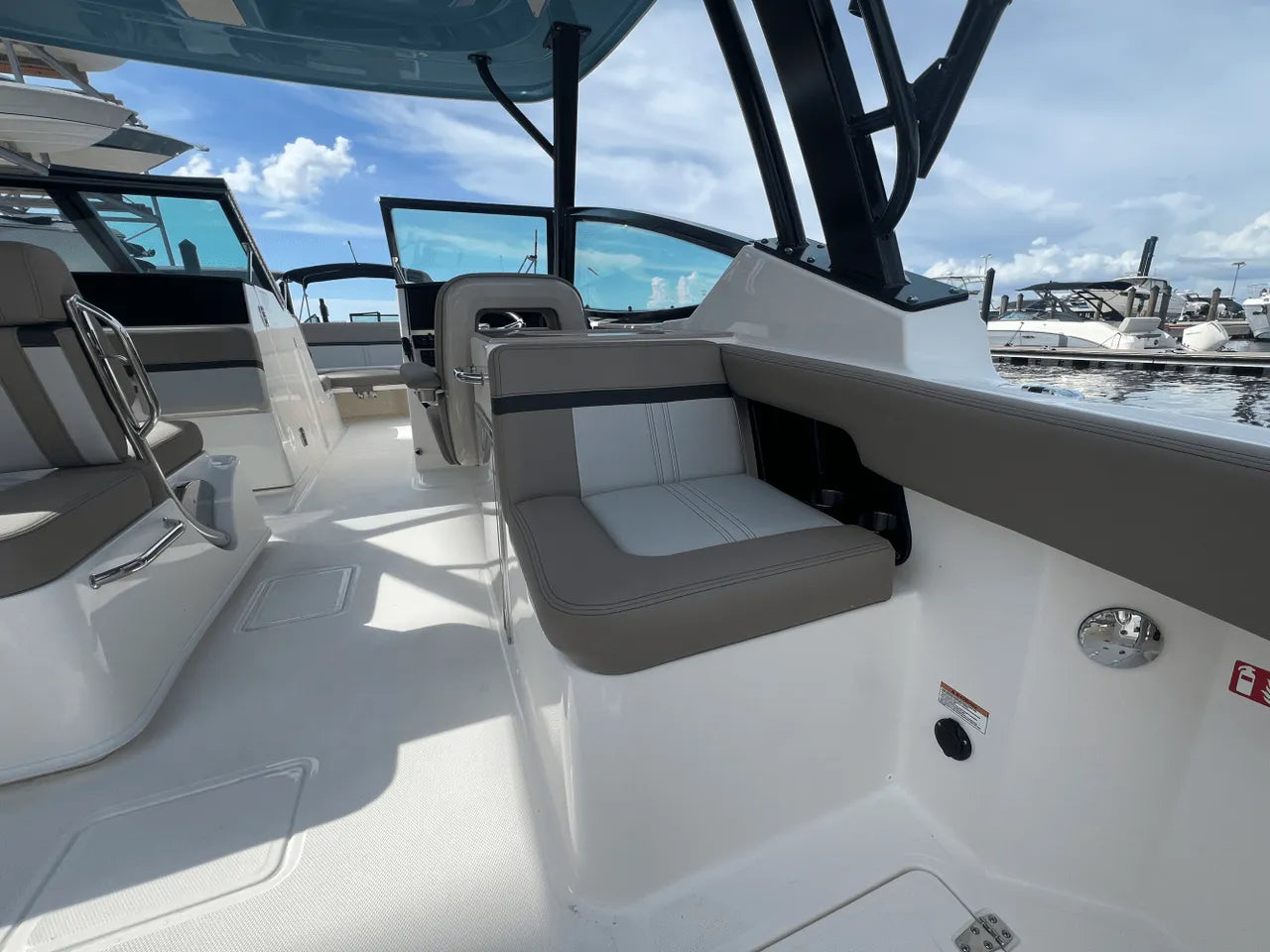 2026 Boston Whaler 280 Vantage 28.0 feet, Clearwater, Florida #24