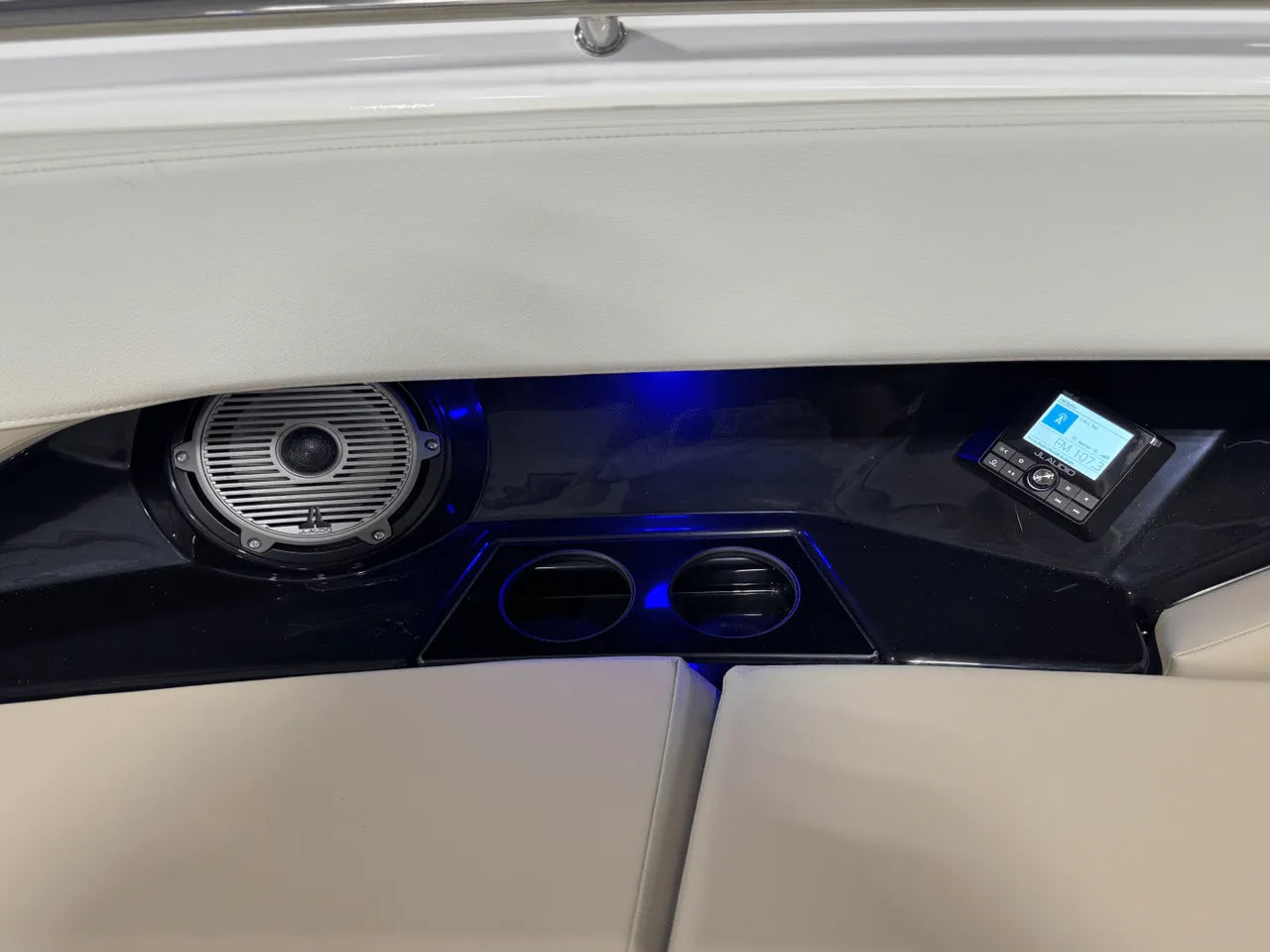 2025 Boston Whaler 280 Vantage 28.0 feet, Clearwater, Florida #21