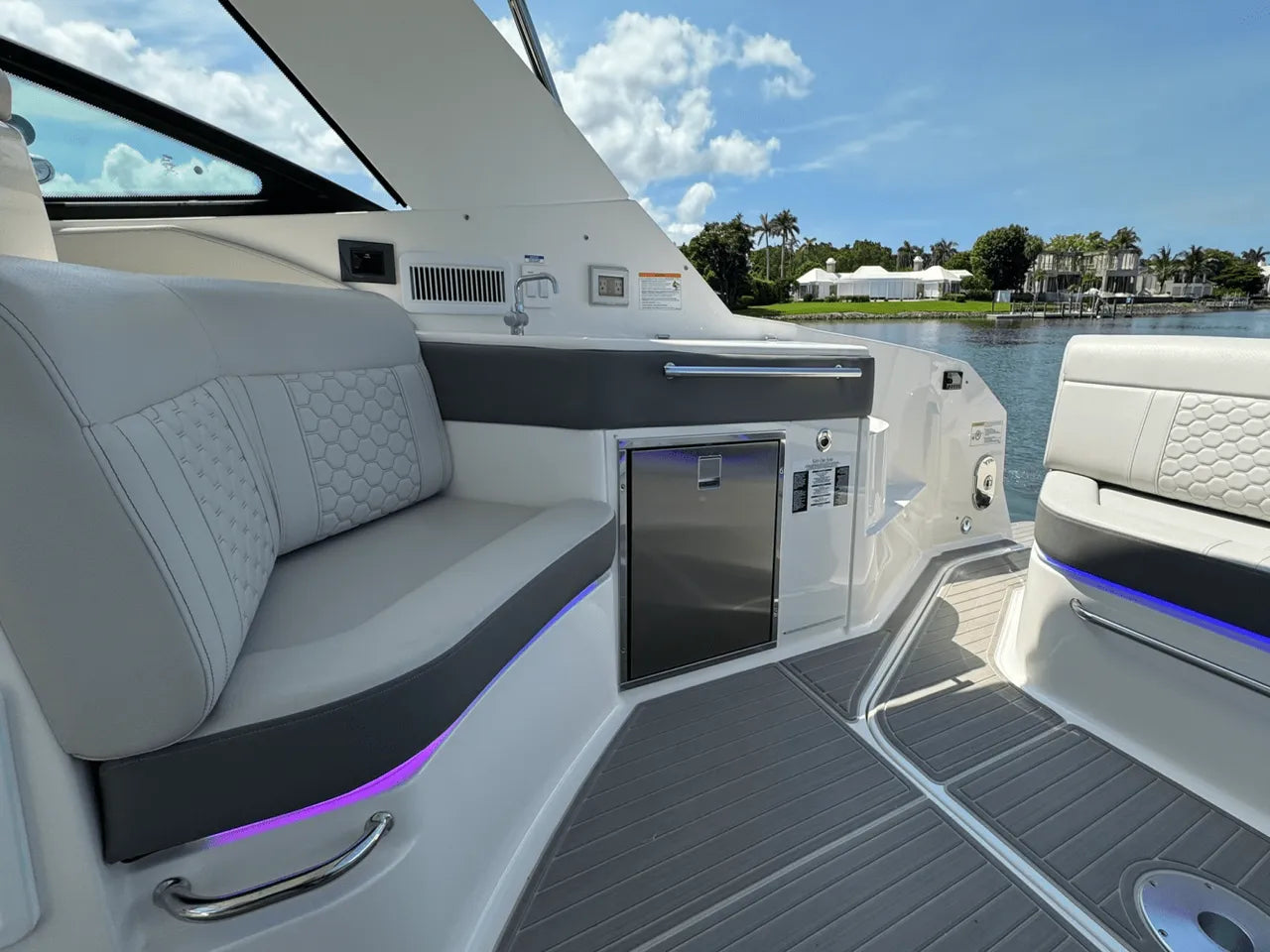 2025 Sea Ray Sundancer 320 Outboard 32.0 feet, Clearwater, Florida #29