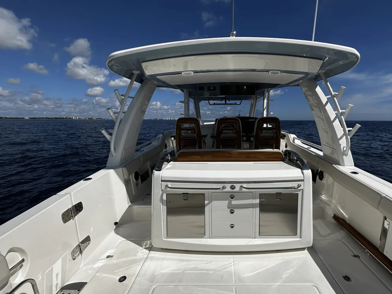 2026 Boston Whaler 420 Outrage 42.0 feet, Clearwater, Florida #16