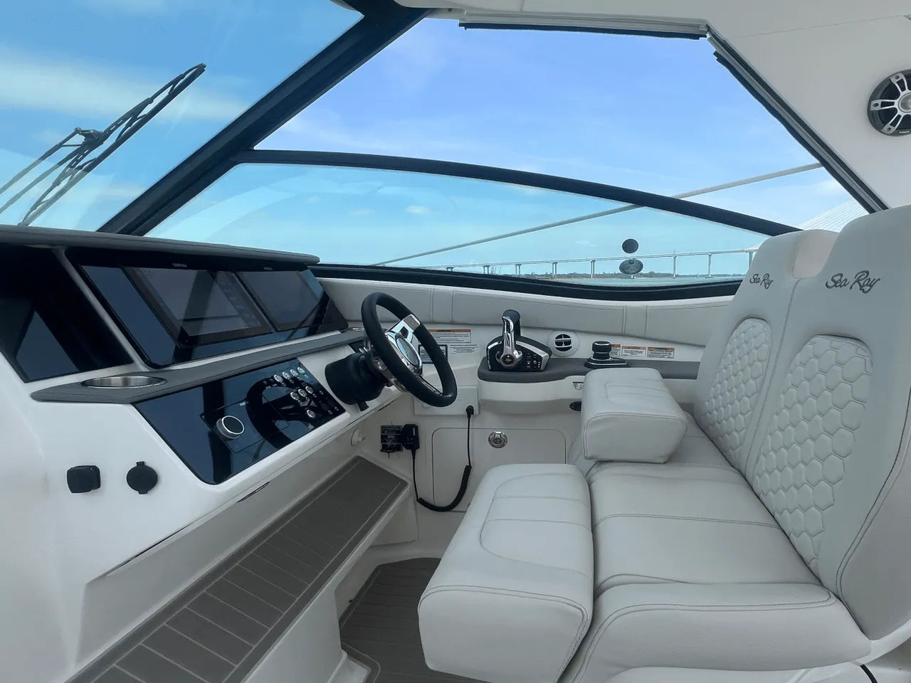 2025 Sea Ray Sundancer 320 Outboard 32.0 feet, Clearwater, Florida #32