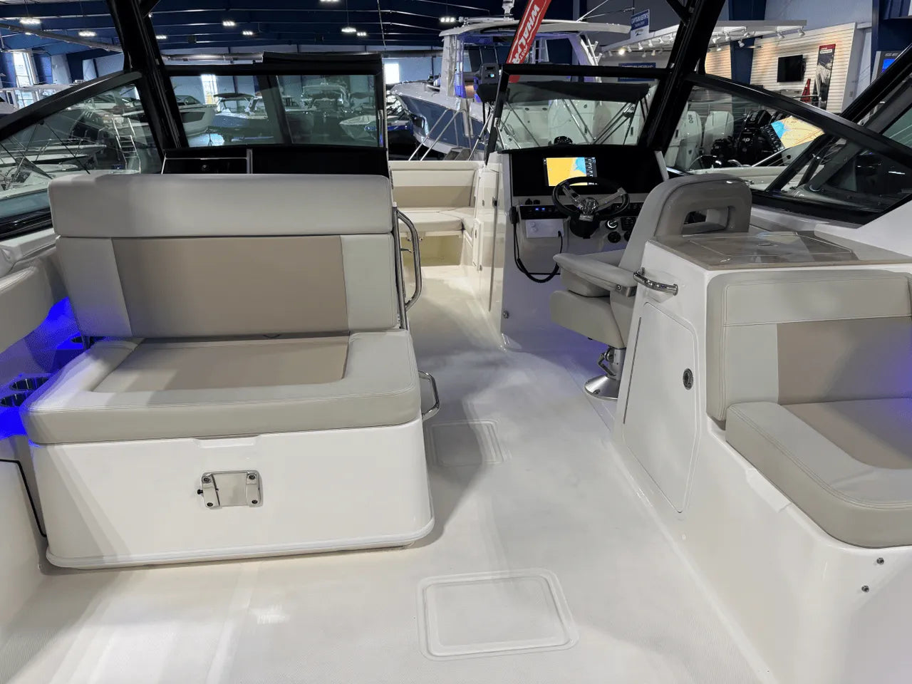 2025 Boston Whaler 280 Vantage 28.0 feet, Clearwater, Florida #8