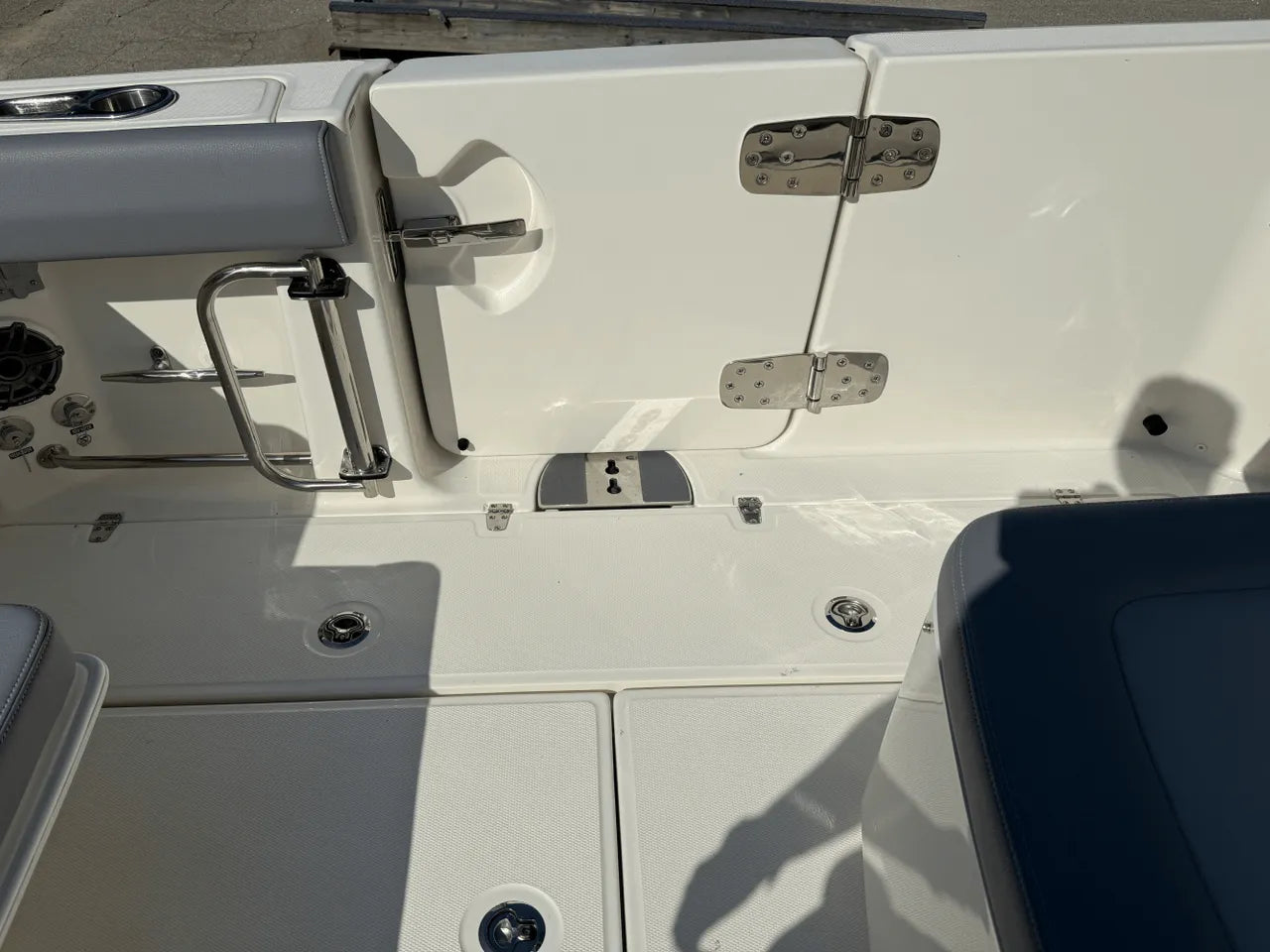 2025 Boston Whaler 330 Outrage 33.0 feet, Clearwater, Florida #15