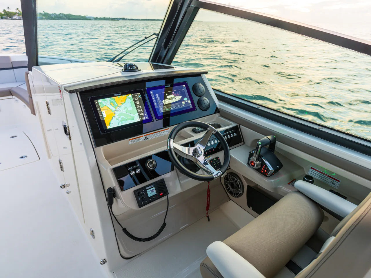 2026 Boston Whaler 330 Vantage 33.0 feet, Clearwater, Florida #25