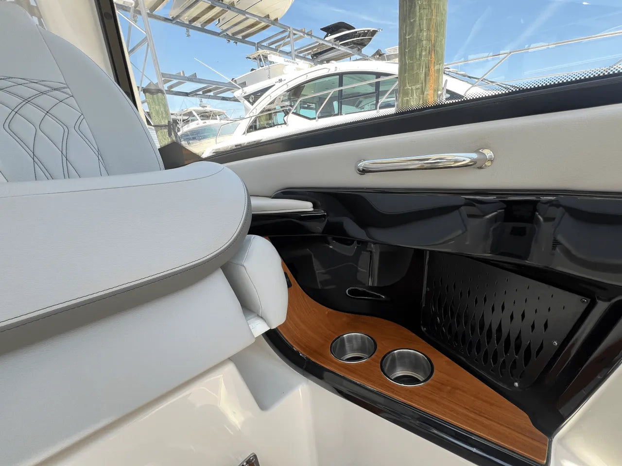 2025 Sea Ray Sundancer 370 Outboard 37.0 feet, Clearwater, Florida #33