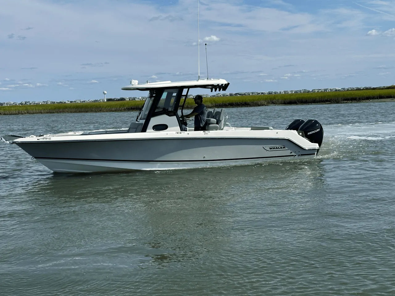 2025 Boston Whaler 250 Outrage 25.0 feet, Clearwater, Florida #1