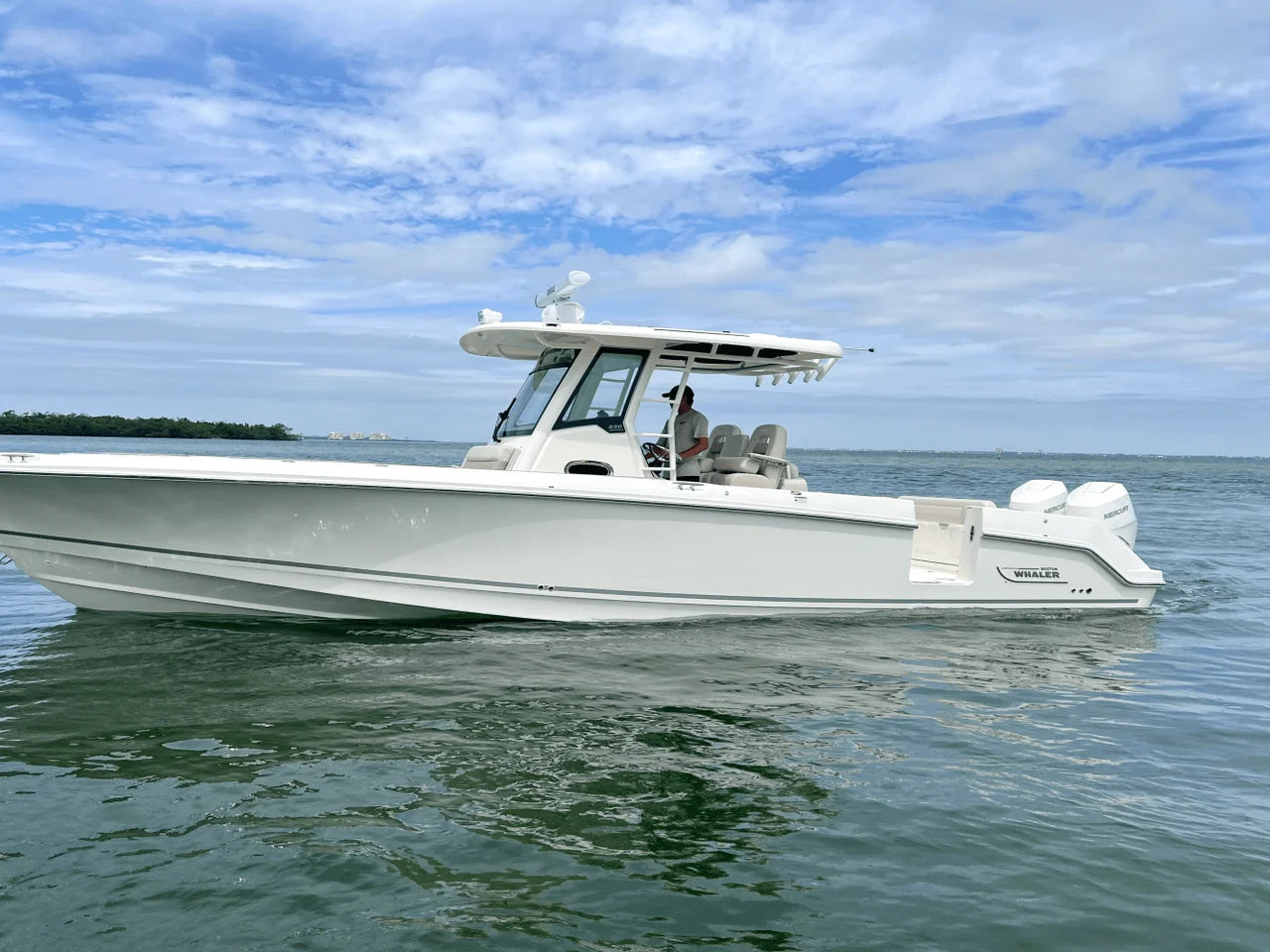 2025 Boston Whaler 330 Outrage 33.0 feet, Clearwater, Florida #6