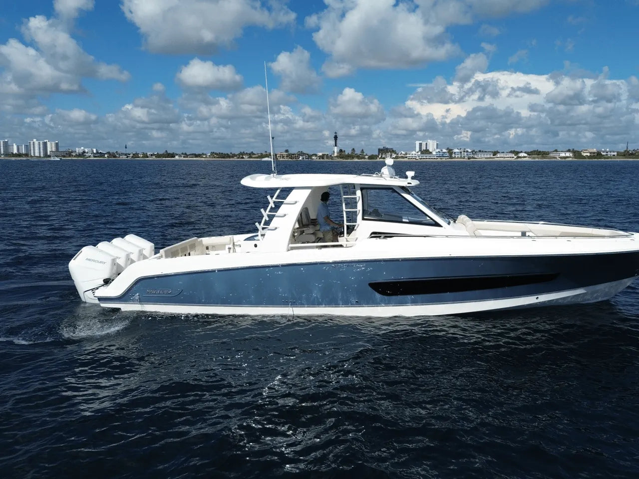2026 Boston Whaler 420 Outrage 42.0 feet, Clearwater, Florida #9