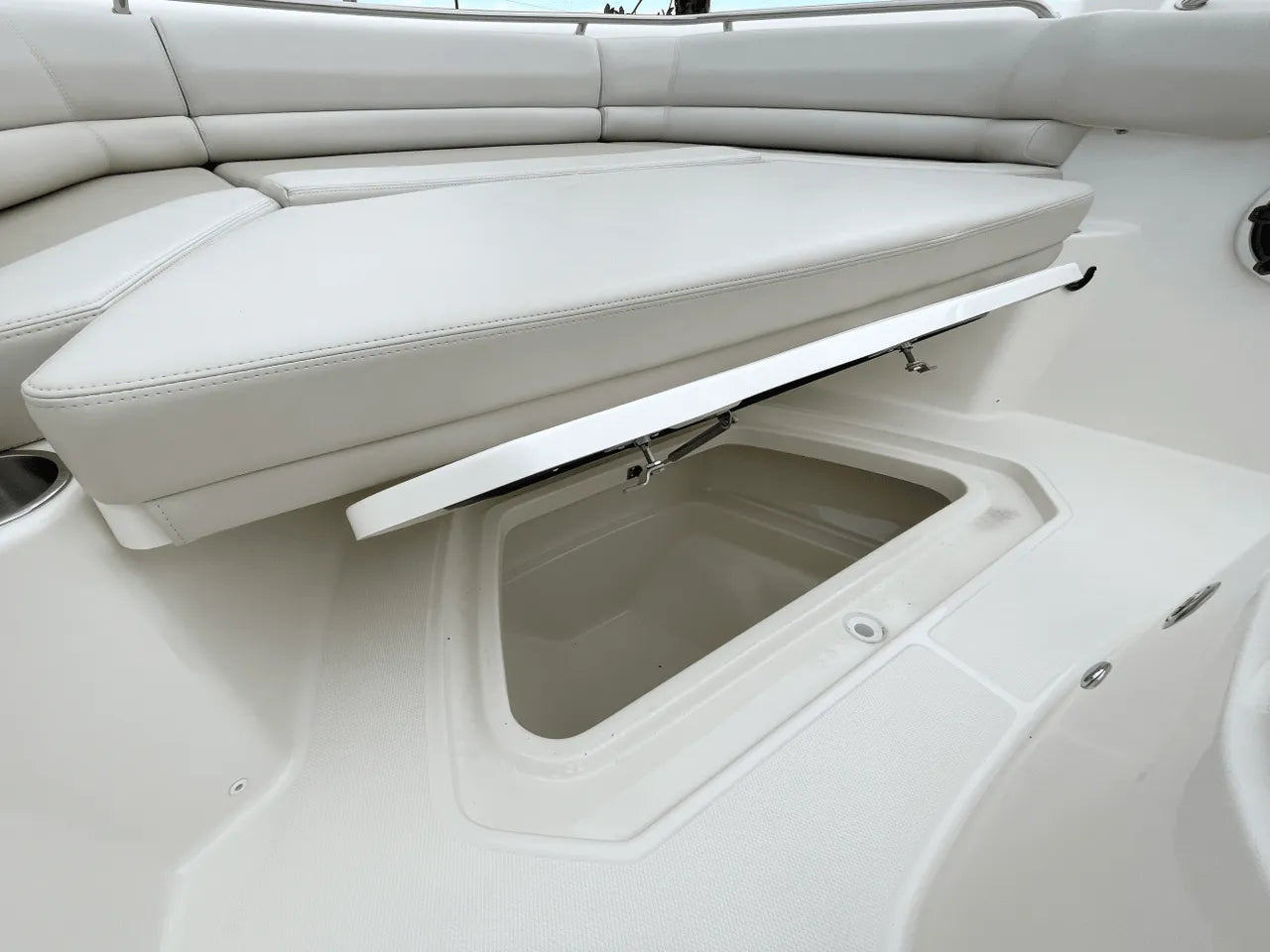 2025 Boston Whaler 330 Outrage 33.0 feet, Clearwater, Florida #32