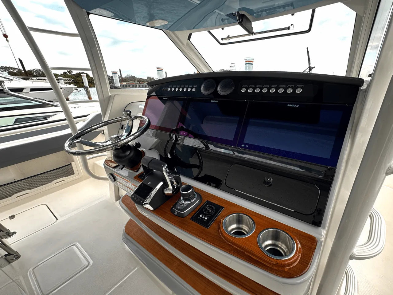 2025 Boston Whaler 420 Outrage 42.0 feet, Clearwater, Florida #20