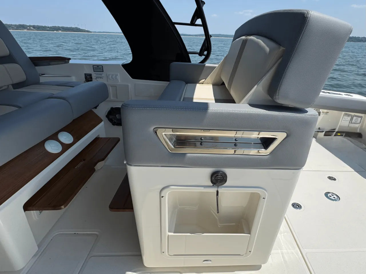 2025 Boston Whaler 380 Realm 38.0 feet, Clearwater, Florida #27