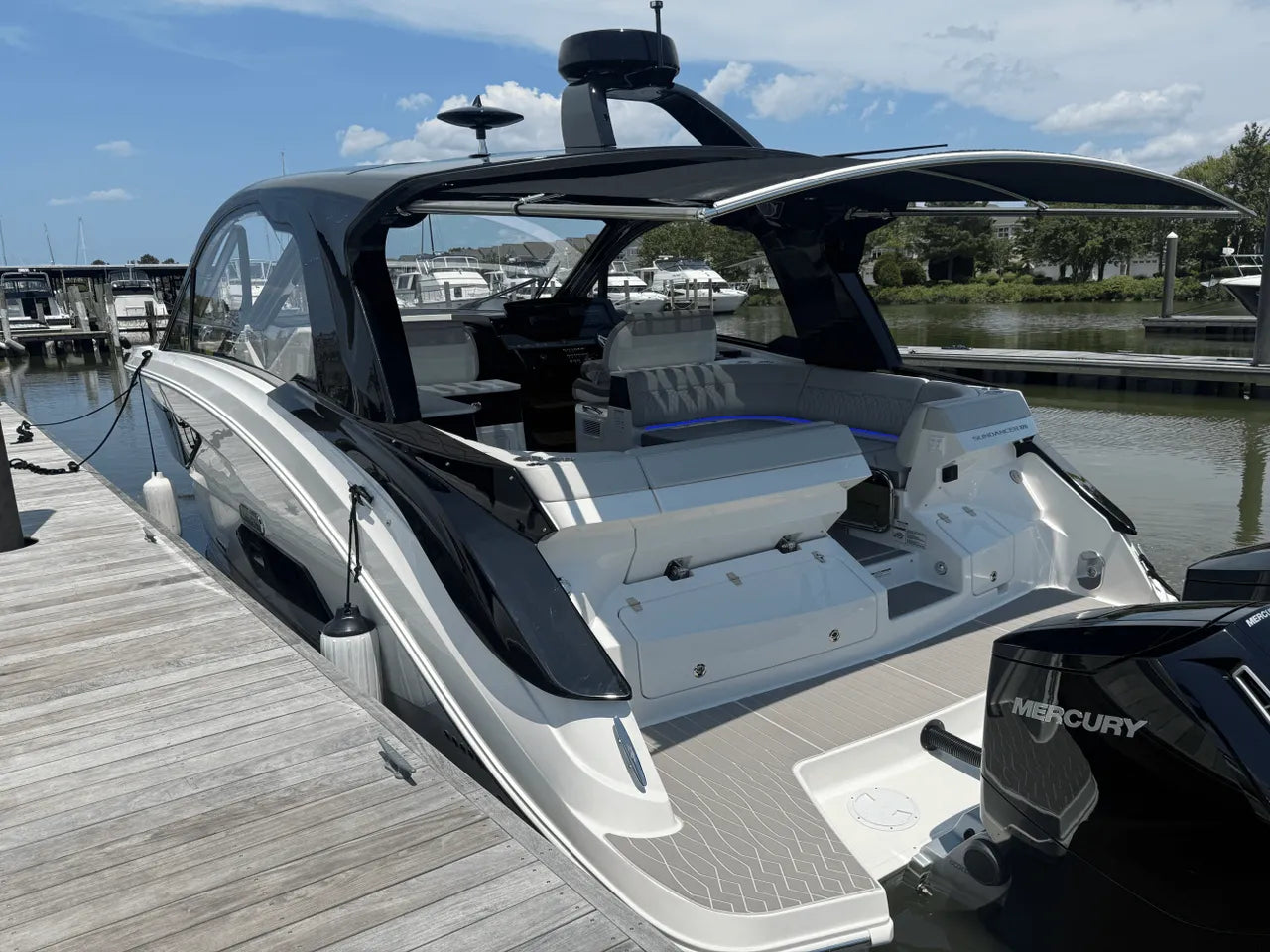 2025 Sea Ray Sundancer 370 Outboard 37.0 feet, Clearwater, Florida #11
