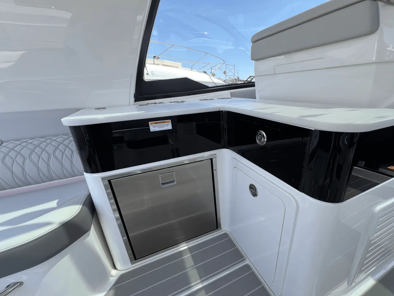 2025 Sea Ray Sundancer 370 Outboard 37.0 feet, Clearwater, Florida #31