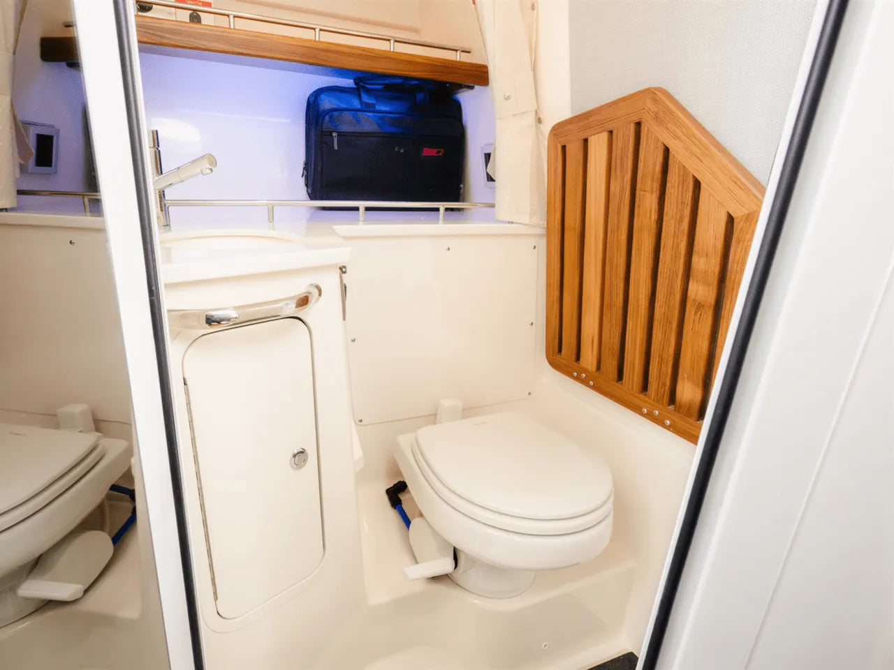 2025 Boston Whaler 350 Realm 35.0 feet, Clearwater, Florida #29