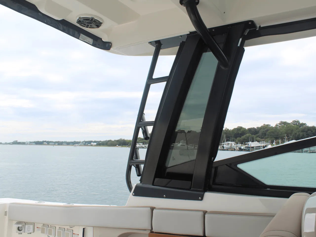 2026 Boston Whaler 330 Vantage 33.0 feet, Clearwater, Florida #41