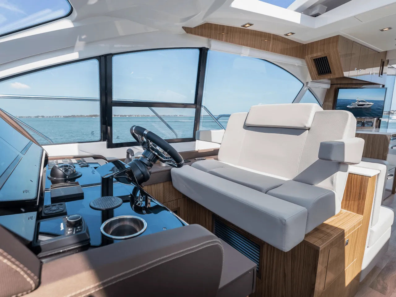 2024 Cruisers Yachts 50 Cantius 50.0 feet, Clearwater, Florida #8
