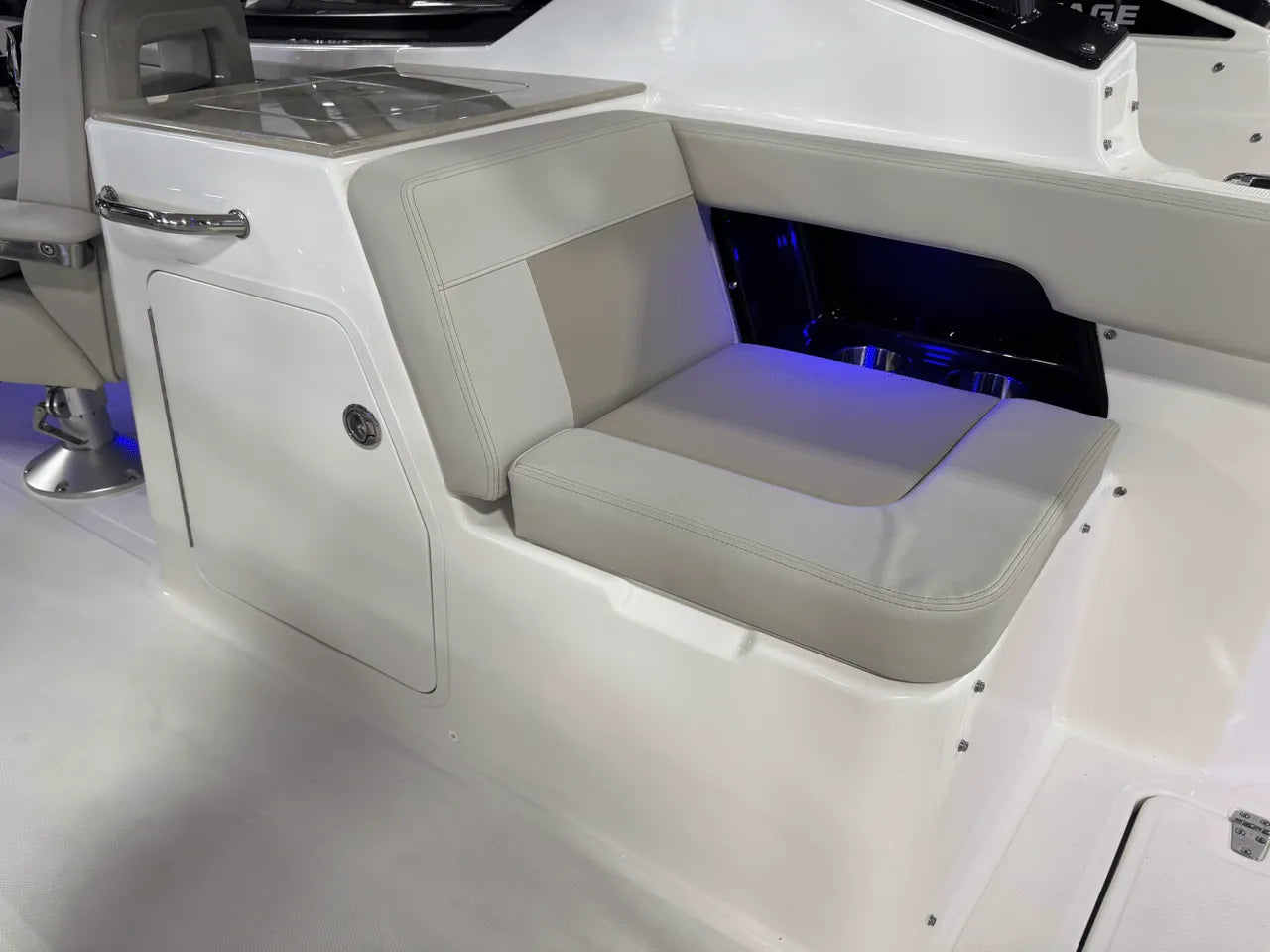 2025 Boston Whaler 280 Vantage 28.0 feet, Clearwater, Florida #12