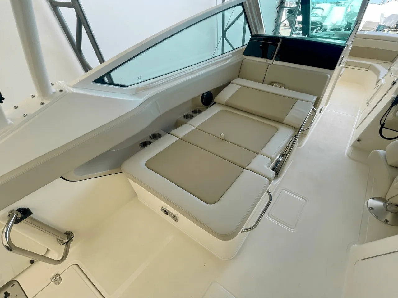 2025 Boston Whaler 280 Vantage 28.0 feet, Clearwater, Florida #15