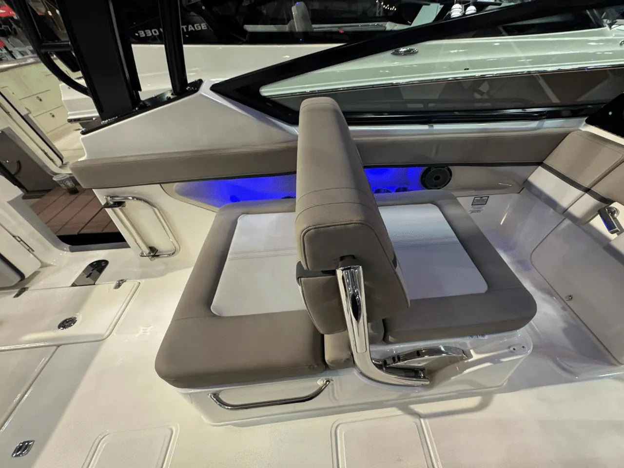 2025 Boston Whaler 280 Vantage 28.0 feet, Clearwater, Florida #11
