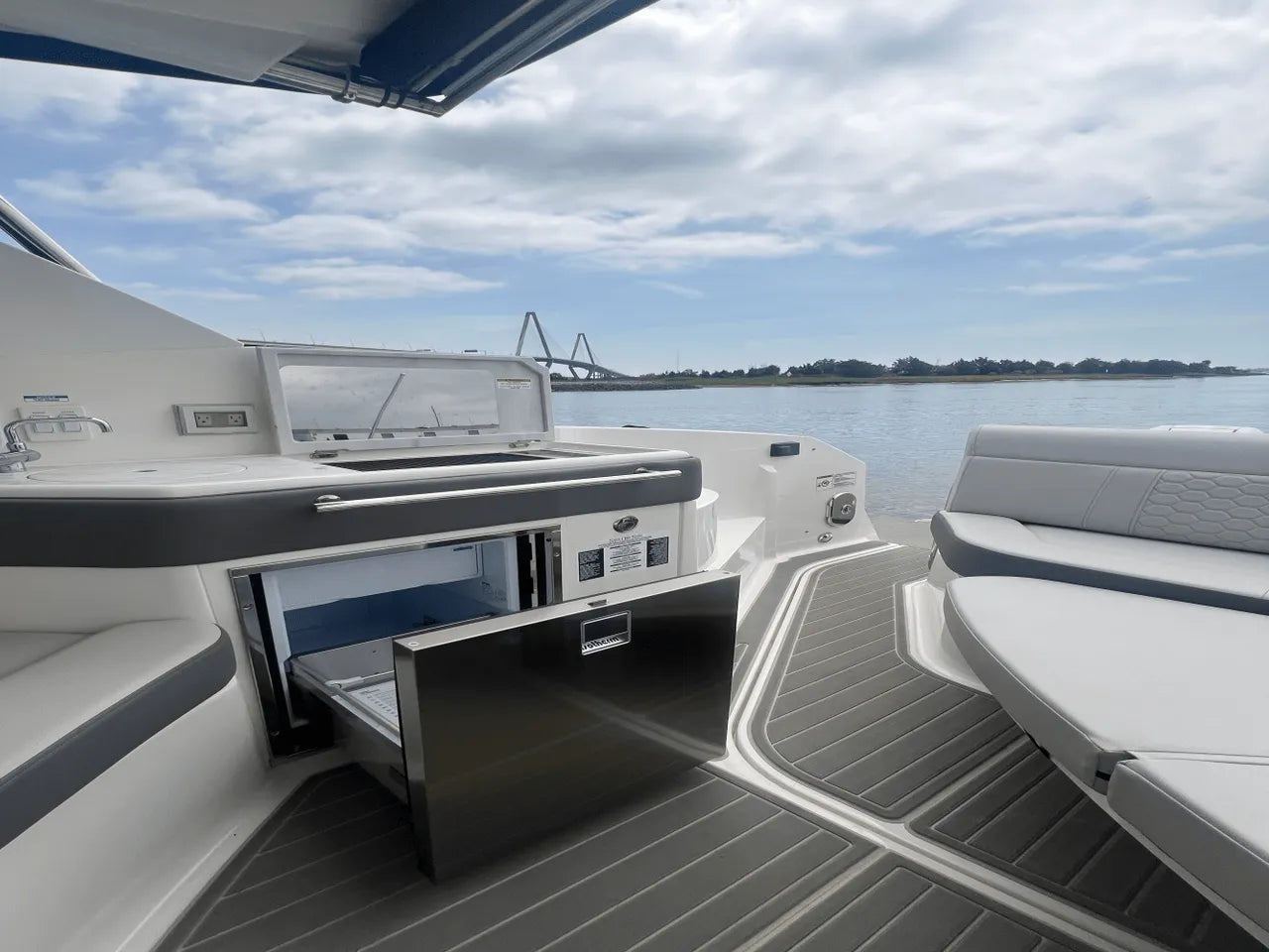 2025 Sea Ray Sundancer 320 Outboard 32.0 feet, Clearwater, Florida #16
