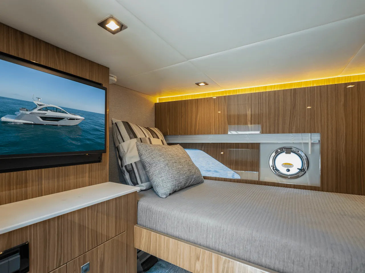 2024 Cruisers Yachts 50 Cantius 50.0 feet, Clearwater, Florida #22