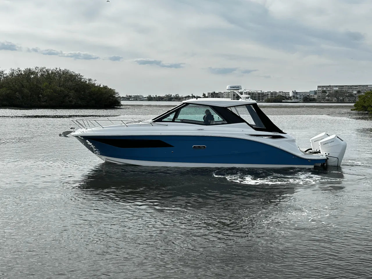 2025 Sea Ray Sundancer 320 Outboard 32.0 feet, Clearwater, Florida #1