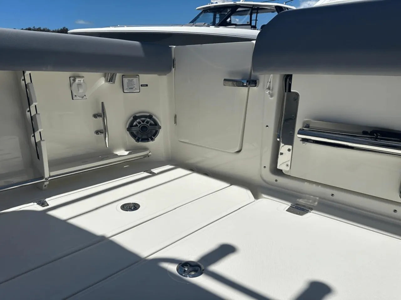 2025 Boston Whaler 360 Outrage 36.0 feet, Clearwater, Florida #32