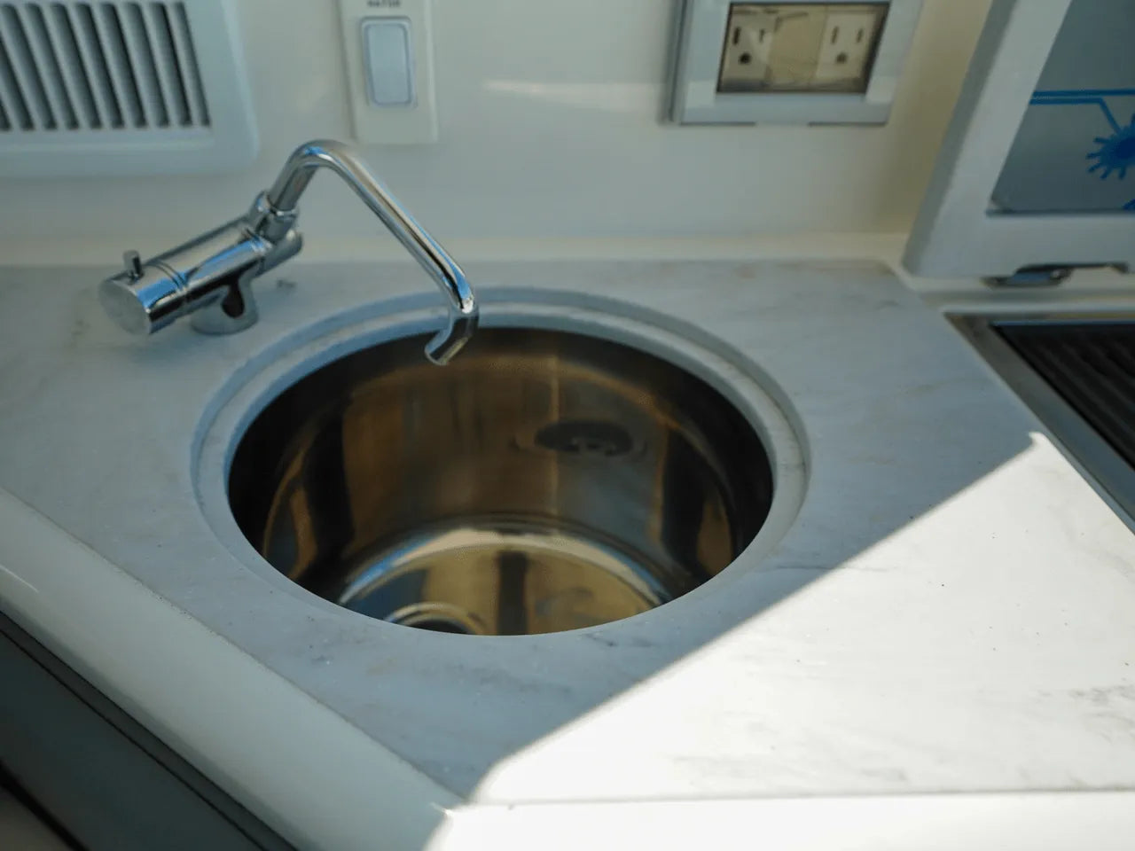 2025 Sea Ray Sundancer 320 Outboard 32.0 feet, Clearwater, Florida #22