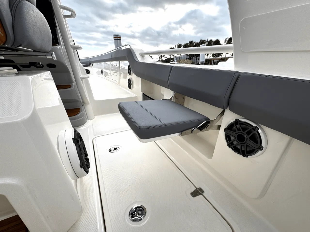 2025 Boston Whaler 420 Outrage 42.0 feet, Clearwater, Florida #12