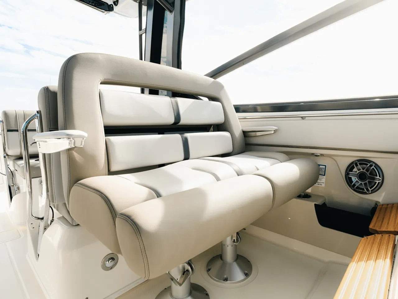 2025 Boston Whaler 330 Vantage 33.0 feet, Clearwater, Florida #18