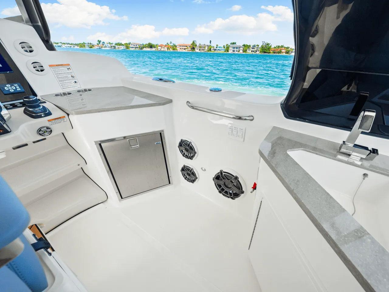 2025 Boston Whaler 350 Realm 35.0 feet, Clearwater, Florida #49