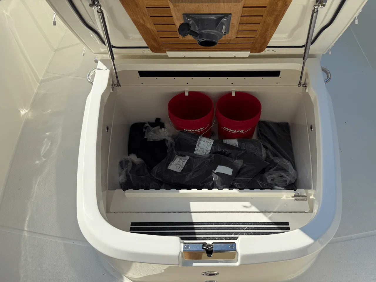 2025 Boston Whaler 330 Outrage 33.0 feet, Clearwater, Florida #31