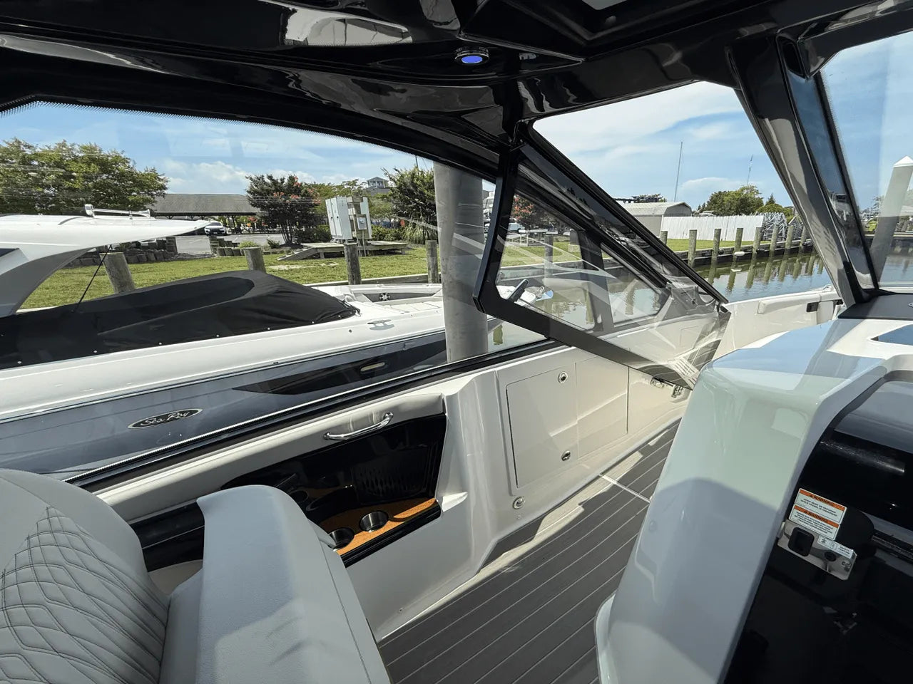 2025 Sea Ray Sundancer 370 Outboard 37.0 feet, Clearwater, Florida #28